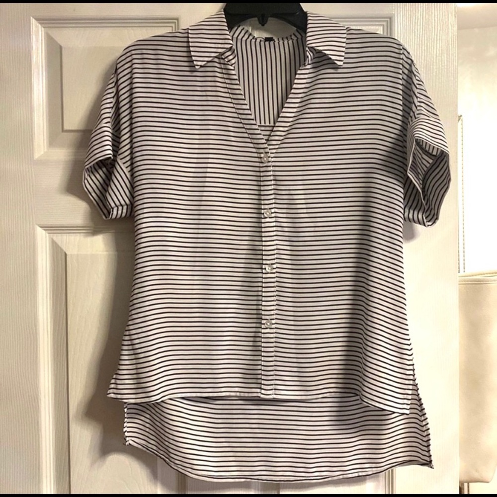 Express black & white striped shirt sleeve shirt